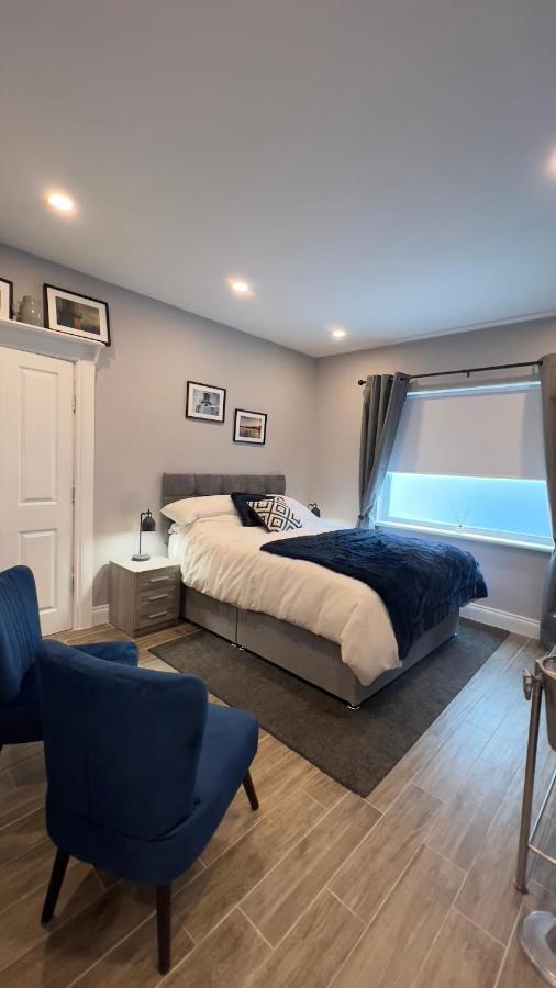 The King'S Parlour Whitehead Apartamento Exterior foto